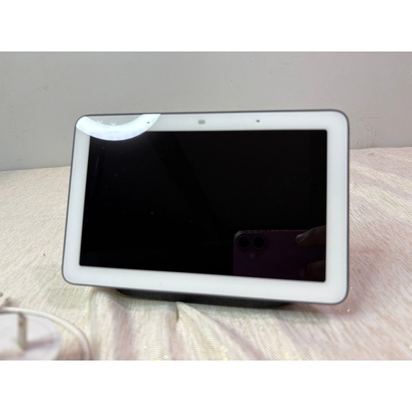 Hub Smart Home Speaker and 7 in Display Compatible with Google Assistant - Picture 3 of 5